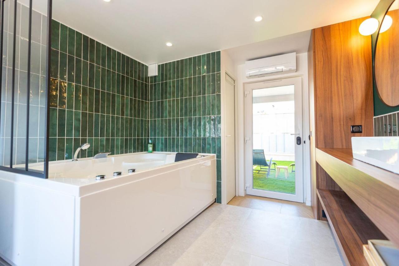 Love Room Du Mont D'Or - Baignoire Spa - Minibar Offert Μασσαλία Εξωτερικό φωτογραφία