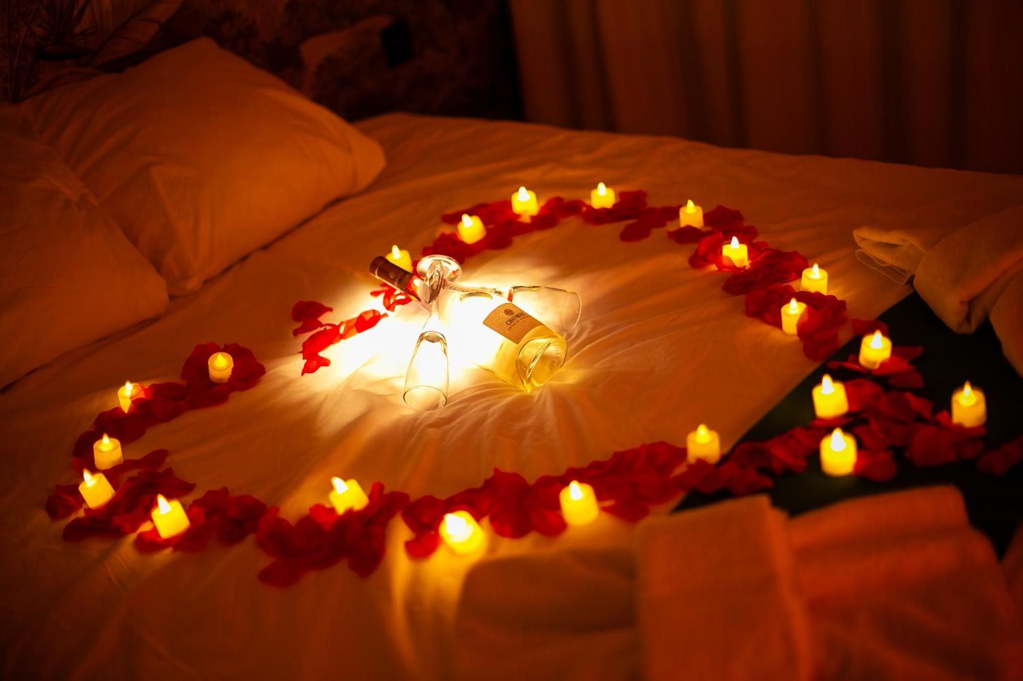 Love Room Du Mont D'Or - Baignoire Spa - Minibar Offert Μασσαλία Εξωτερικό φωτογραφία